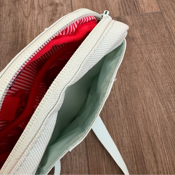 Herschel Crossbody Bag - Picture 4 of 6